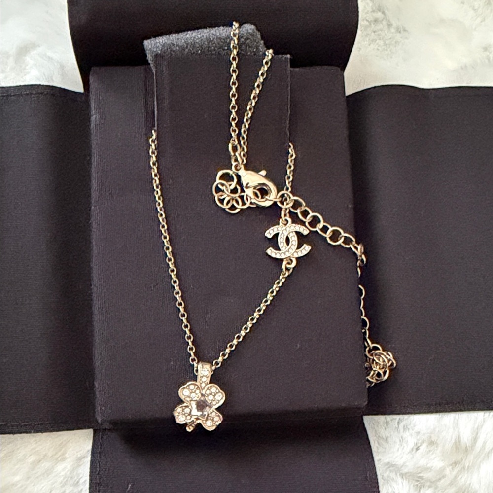 CHANEL Gold Floral Pendant Necklace